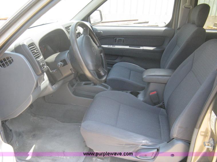 image for item A6459 2001 Nissan Frontier XE crew cab pickup truck