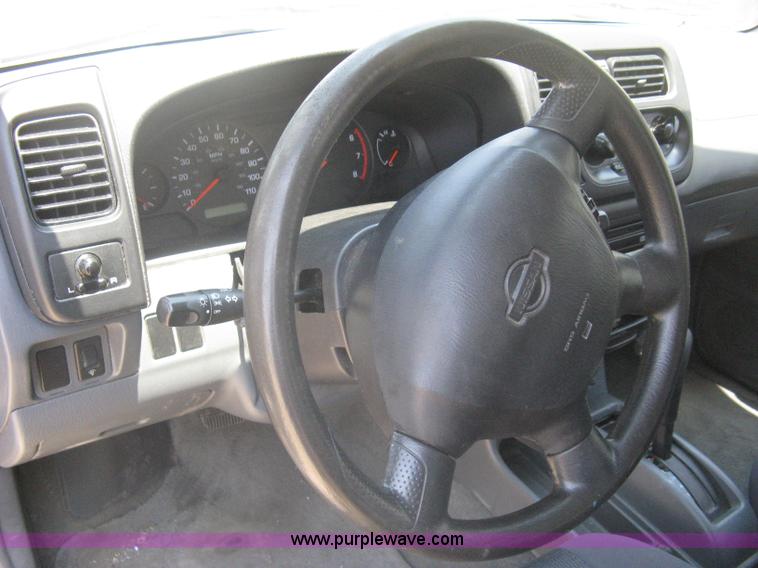 image for item A6459 2001 Nissan Frontier XE crew cab pickup truck