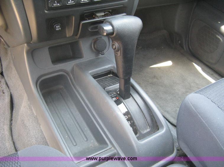 image for item A6459 2001 Nissan Frontier XE crew cab pickup truck