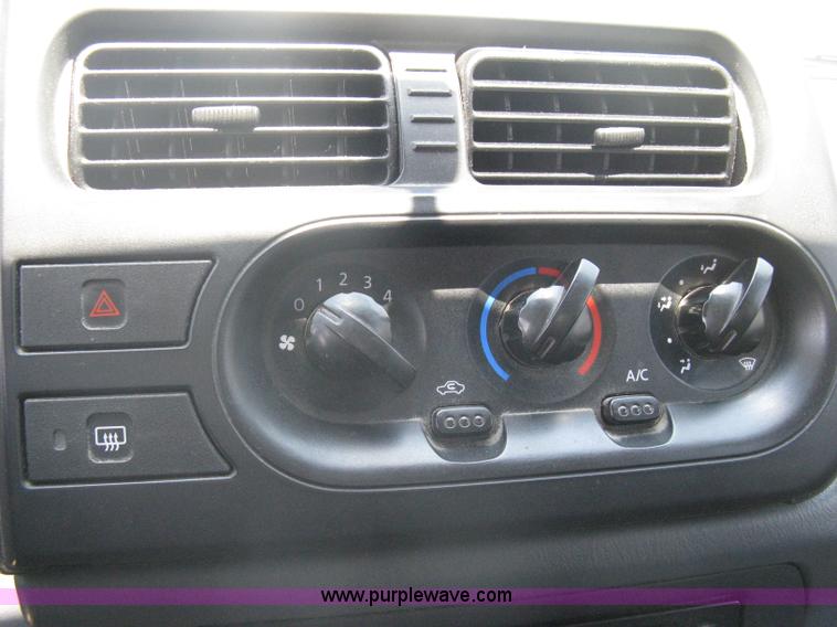 image for item A6459 2001 Nissan Frontier XE crew cab pickup truck