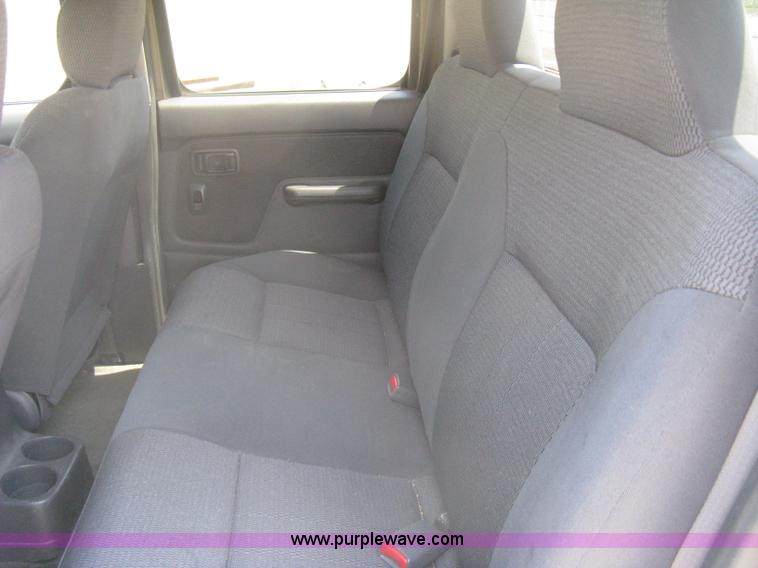 image for item A6459 2001 Nissan Frontier XE crew cab pickup truck