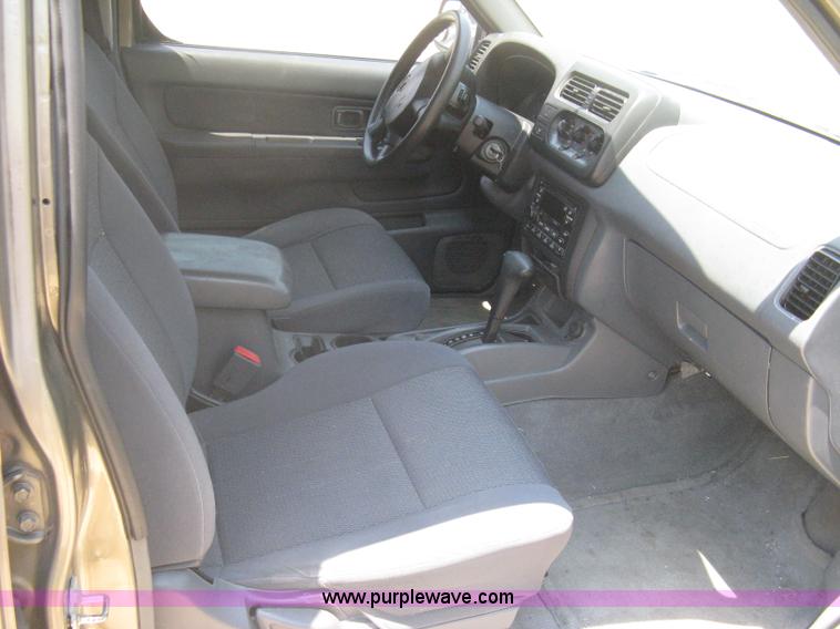 image for item A6459 2001 Nissan Frontier XE crew cab pickup truck