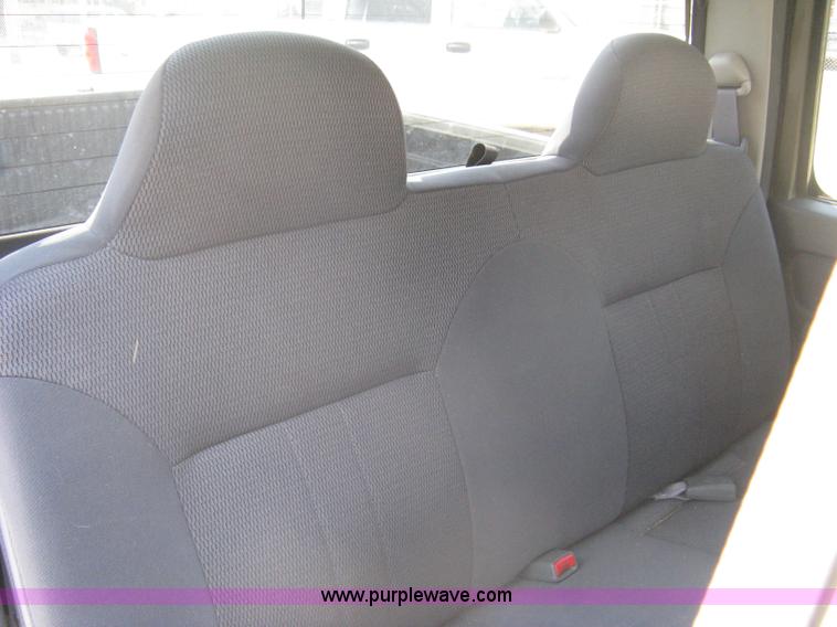 image for item A6459 2001 Nissan Frontier XE crew cab pickup truck