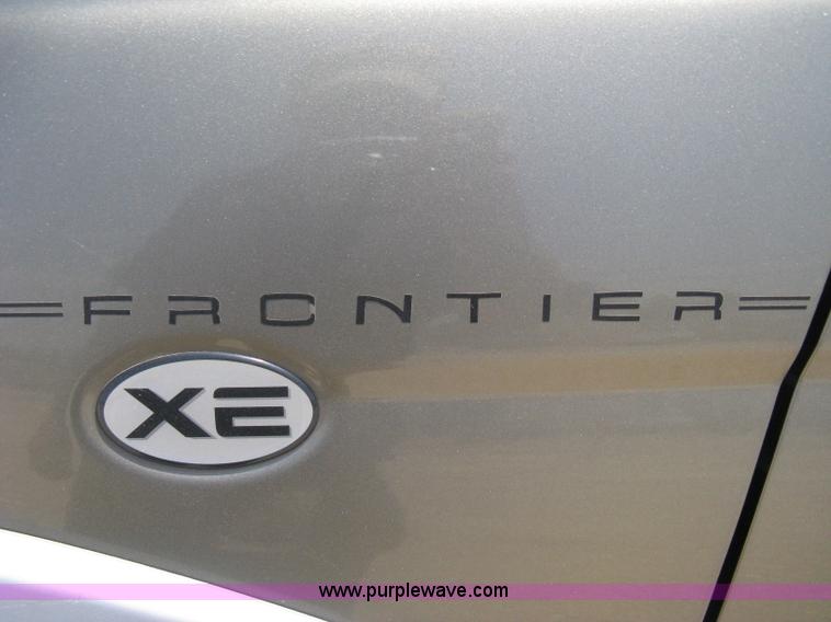 image for item A6459 2001 Nissan Frontier XE crew cab pickup truck