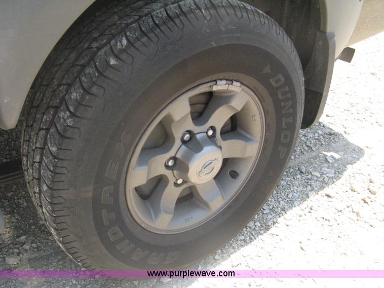 image for item A6459 2001 Nissan Frontier XE crew cab pickup truck