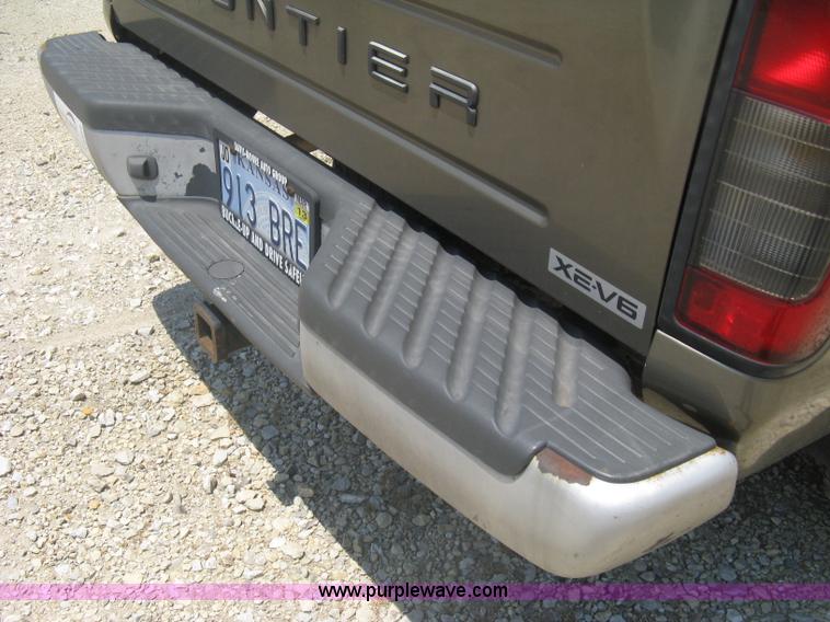 image for item A6459 2001 Nissan Frontier XE crew cab pickup truck