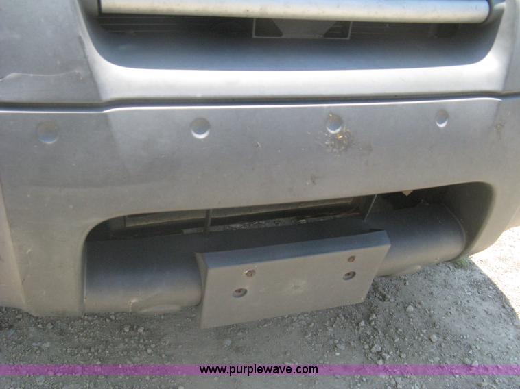 image for item A6459 2001 Nissan Frontier XE crew cab pickup truck