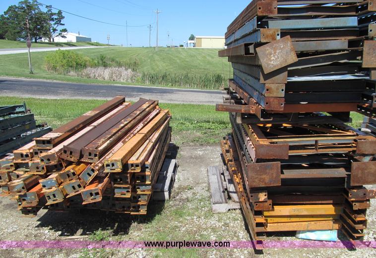 image for item A8338 Pallet racking