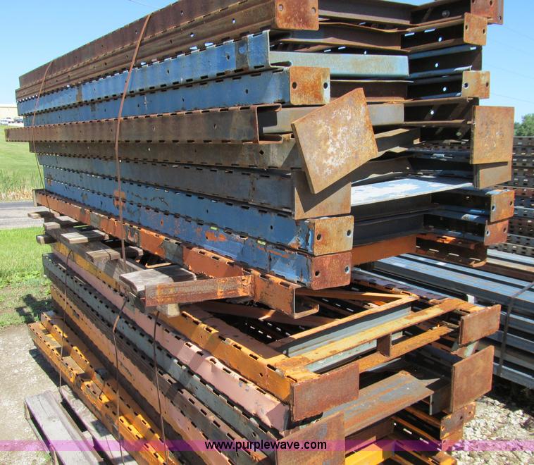 image for item A8338 Pallet racking