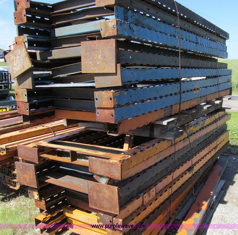 image for item A8338 Pallet racking