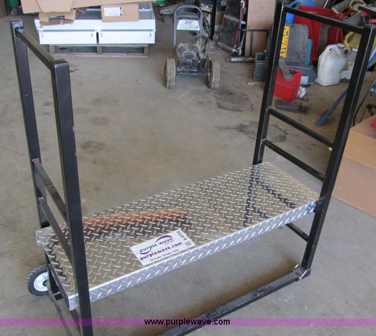 image for item A8359 Portable mechanic's steps