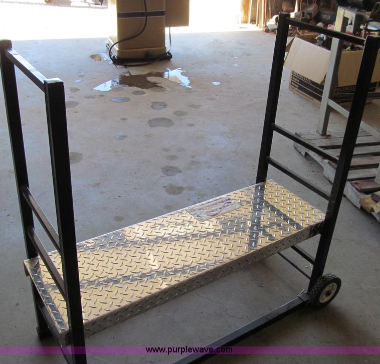 image for item A8359 Portable mechanic's steps