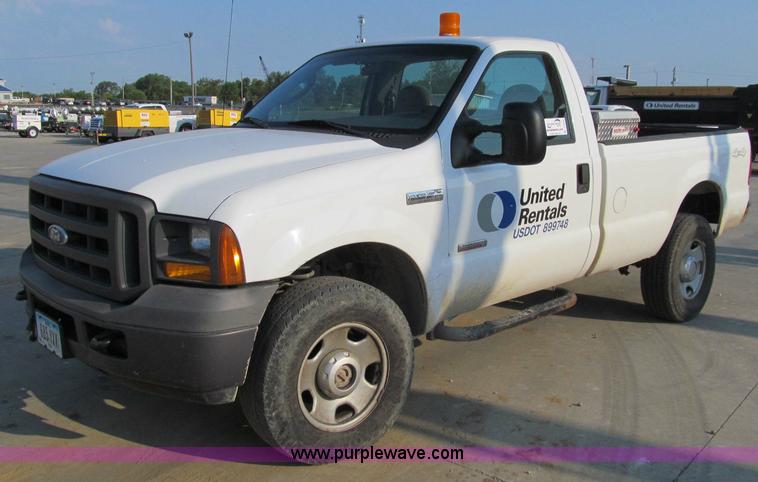 image for item A8409 2005 Ford F350 XL Super Duty pickup truck