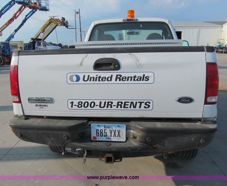 image for item A8409 2005 Ford F350 XL Super Duty pickup truck