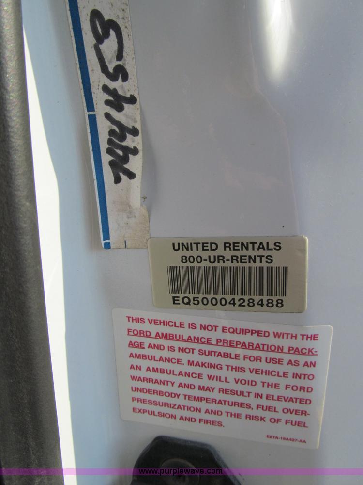 image for item A8409 2005 Ford F350 XL Super Duty pickup truck