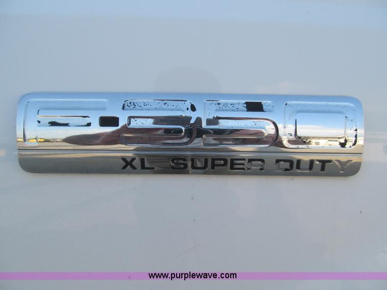 image for item A8409 2005 Ford F350 XL Super Duty pickup truck