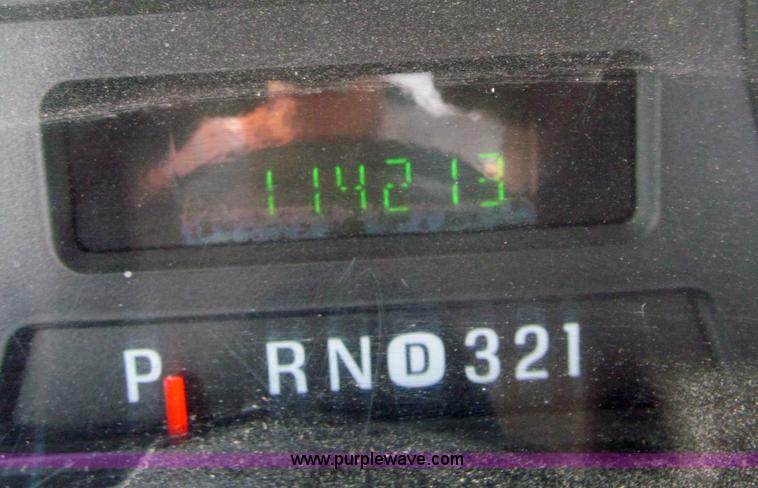 image for item A8409 2005 Ford F350 XL Super Duty pickup truck