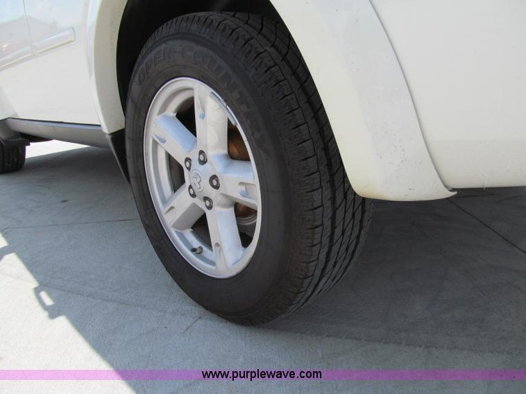 image for item A8410 2008 Dodge Nitro SLT SUV