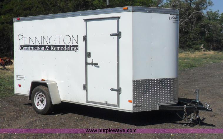 image for item B1318 2009 Haulmark Transport DLX trailer