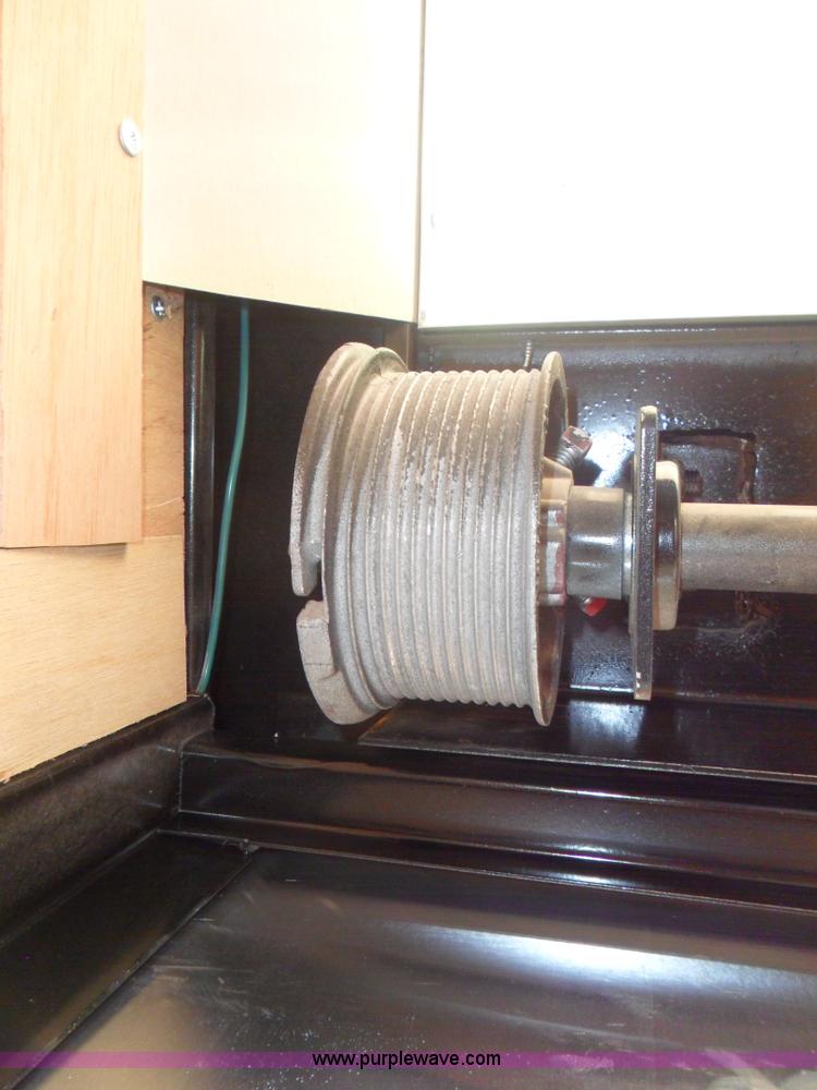 image for item B1318 2009 Haulmark Transport DLX trailer