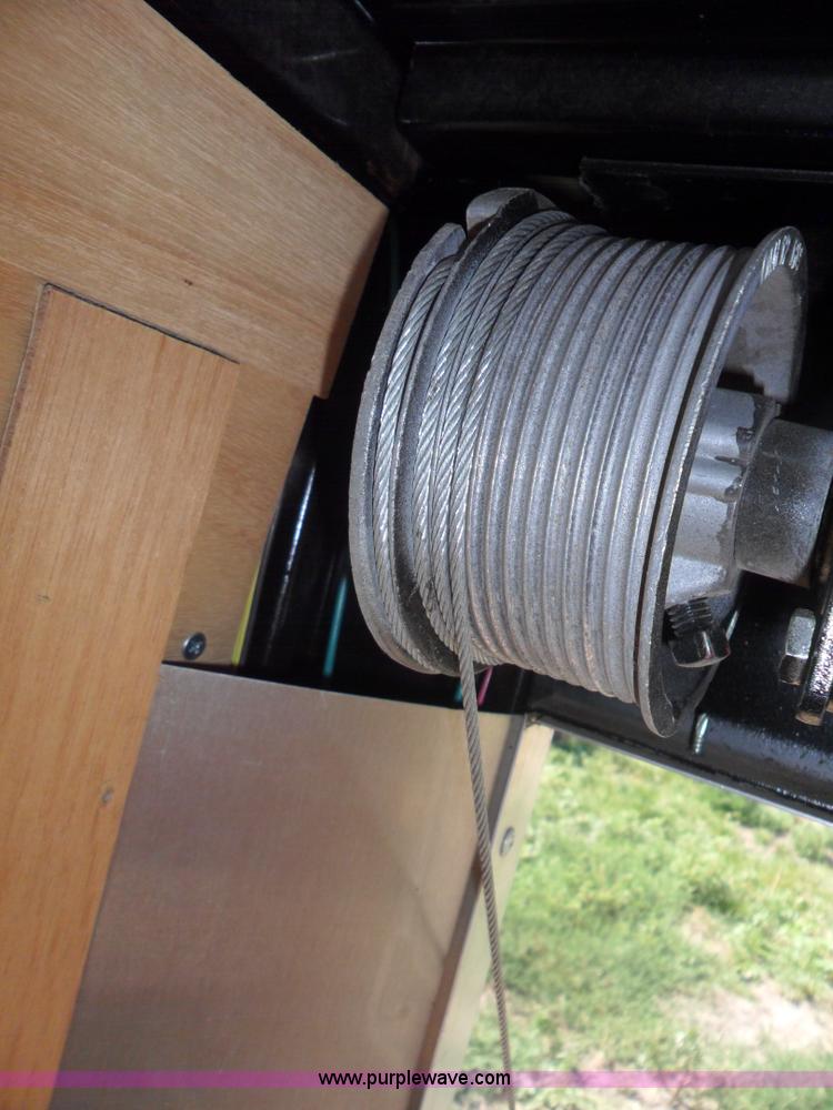 image for item B1318 2009 Haulmark Transport DLX trailer