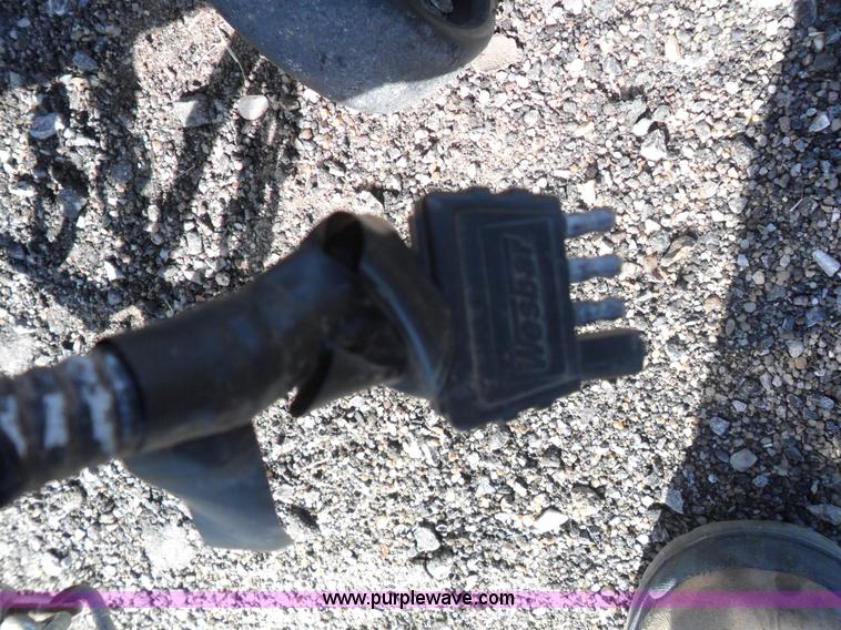 image for item B1318 2009 Haulmark Transport DLX trailer