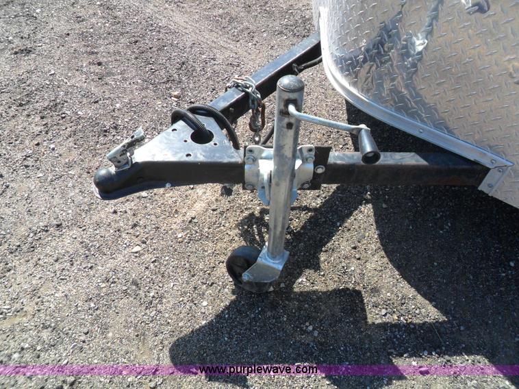 image for item B1318 2009 Haulmark Transport DLX trailer