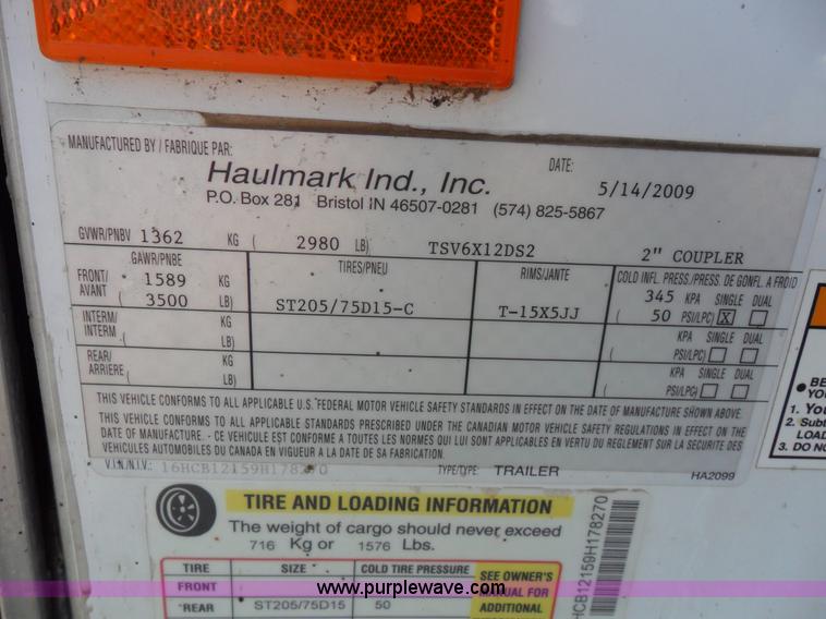 image for item B1318 2009 Haulmark Transport DLX trailer