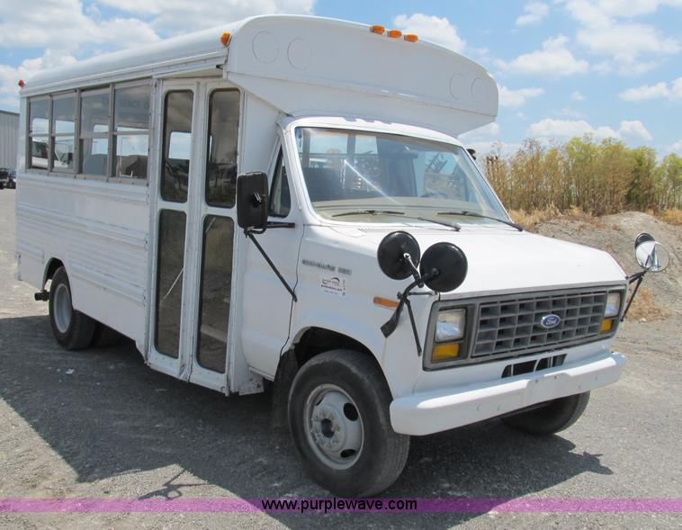 image for item B2739 1989 Ford 350 Econoline school bus