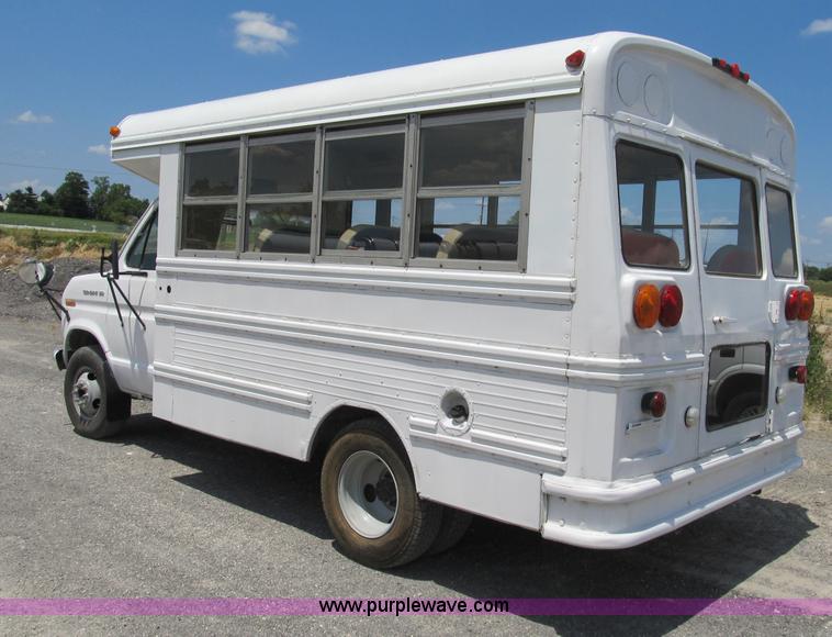 image for item B2739 1989 Ford 350 Econoline school bus