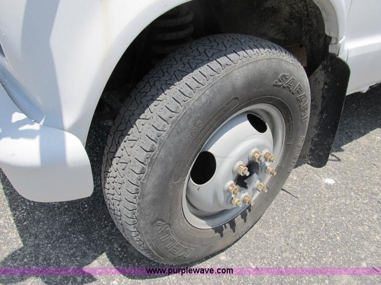 image for item B2739 1989 Ford 350 Econoline school bus