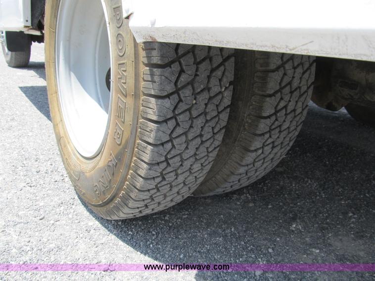 image for item B2739 1989 Ford 350 Econoline school bus