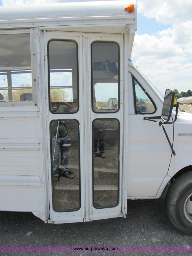 image for item B2739 1989 Ford 350 Econoline school bus