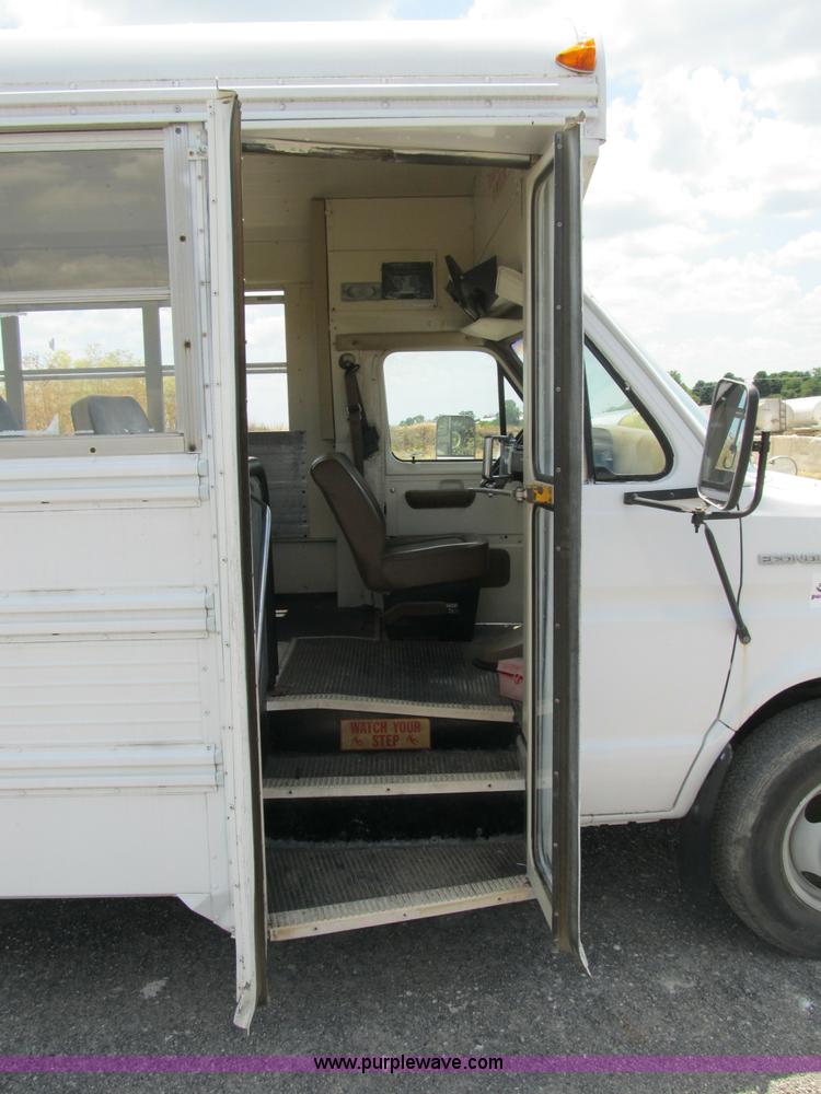 image for item B2739 1989 Ford 350 Econoline school bus
