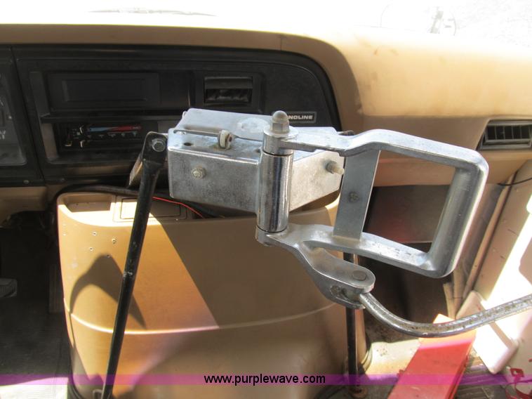 image for item B2739 1989 Ford 350 Econoline school bus