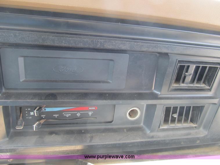 image for item B2739 1989 Ford 350 Econoline school bus