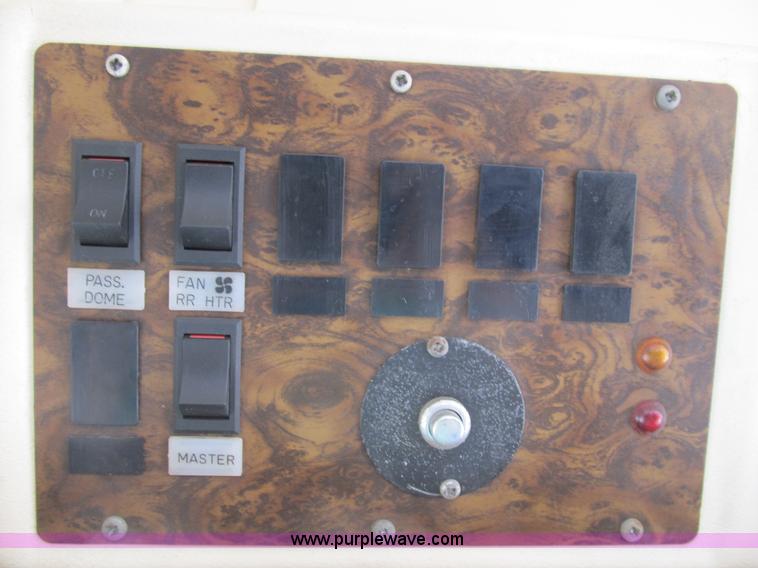 image for item B2739 1989 Ford 350 Econoline school bus