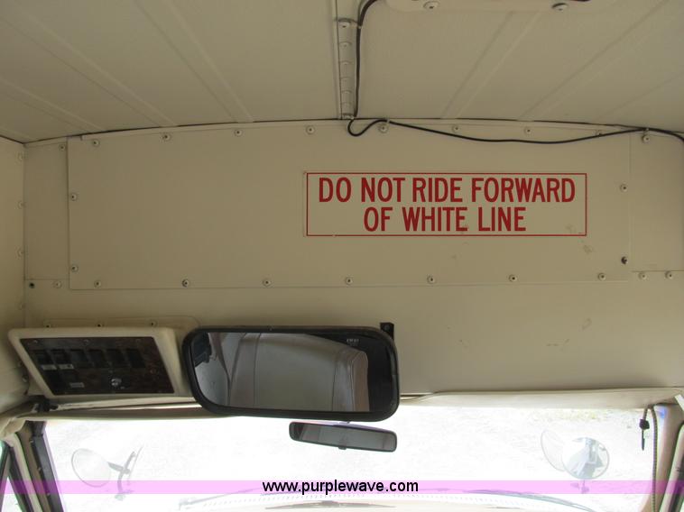 image for item B2739 1989 Ford 350 Econoline school bus