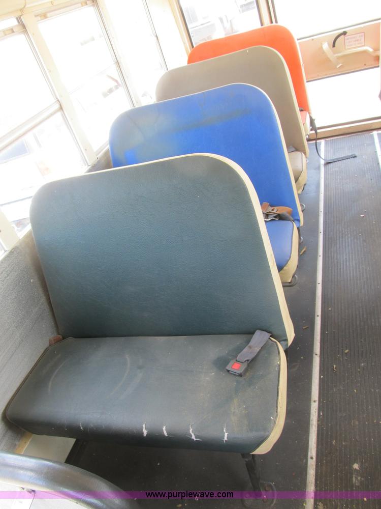 image for item B2739 1989 Ford 350 Econoline school bus