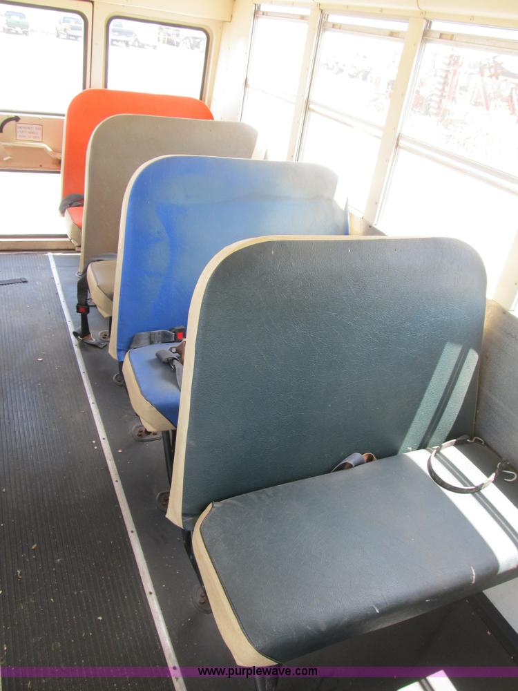 image for item B2739 1989 Ford 350 Econoline school bus