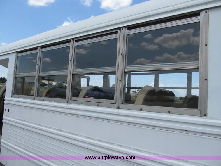 image for item B2739 1989 Ford 350 Econoline school bus