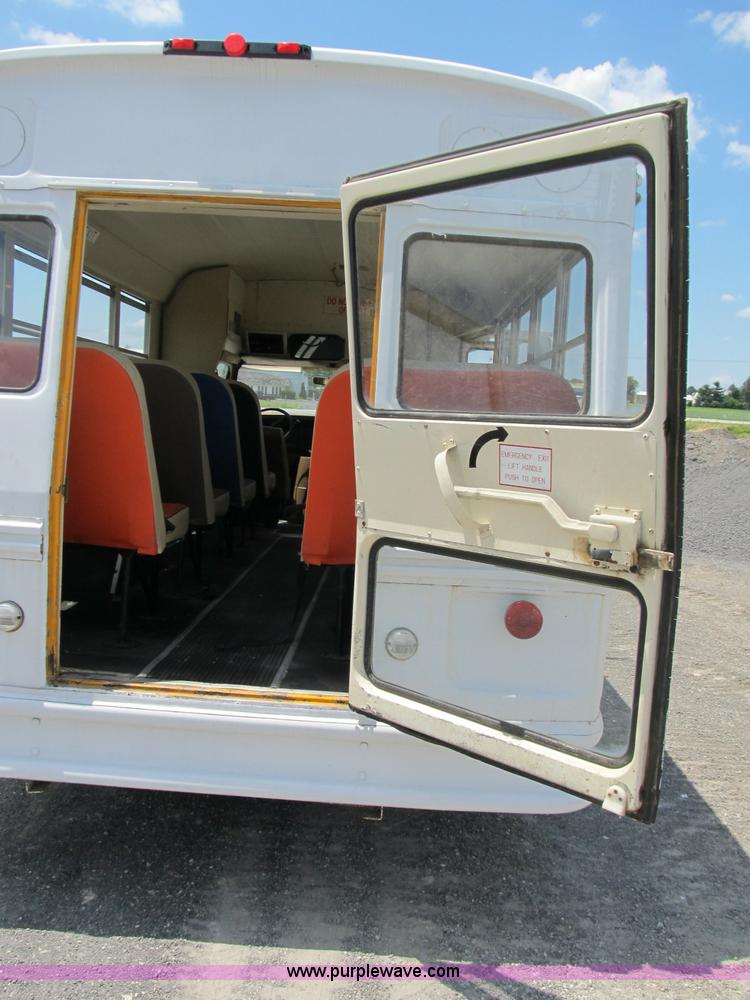 image for item B2739 1989 Ford 350 Econoline school bus