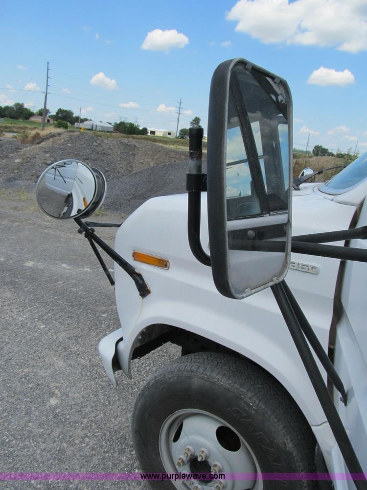 image for item B2739 1989 Ford 350 Econoline school bus