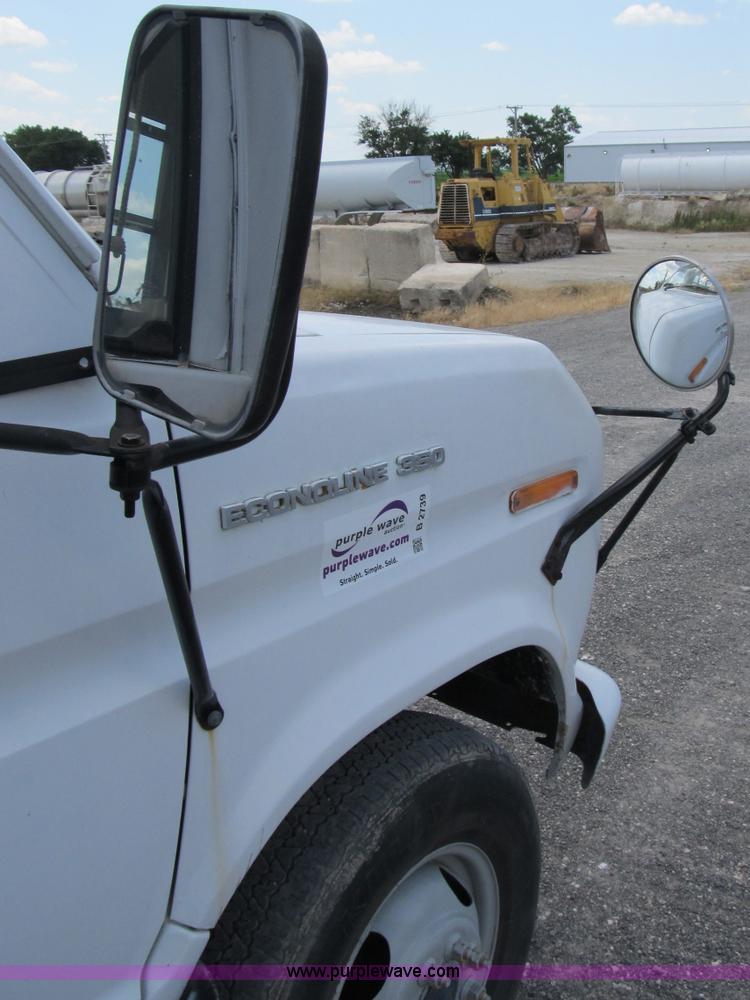 image for item B2739 1989 Ford 350 Econoline school bus