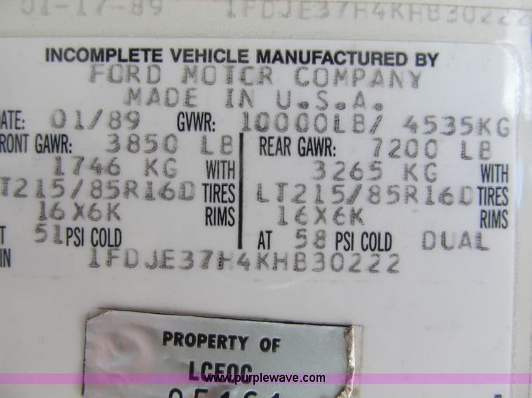 image for item B2739 1989 Ford 350 Econoline school bus