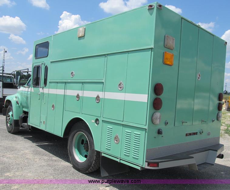 image for item B2740 1995 Ford F800 extended cab utility transport truck