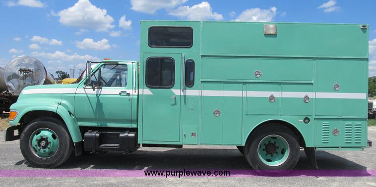 image for item B2740 1995 Ford F800 extended cab utility transport truck