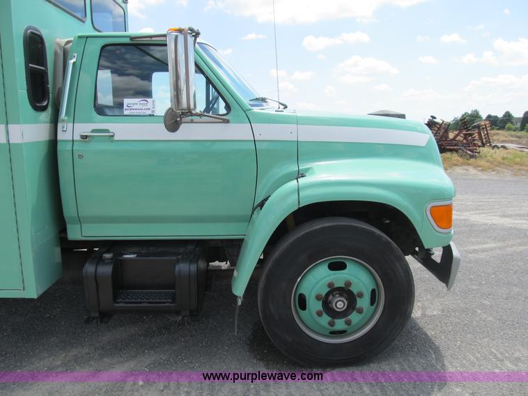 image for item B2740 1995 Ford F800 extended cab utility transport truck