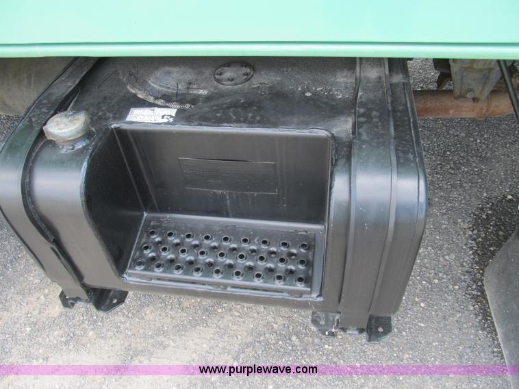 image for item B2740 1995 Ford F800 extended cab utility transport truck