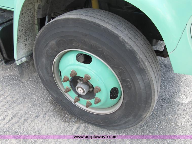 image for item B2740 1995 Ford F800 extended cab utility transport truck